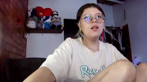 Snapshot of emily_katz chatting on 8, 2, 2025 Julieta online show from 8, 2, 2025