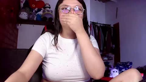 Snapshot of emily_katz chatting on 9, 2, 2025 Julieta online show from 9, 2, 2025