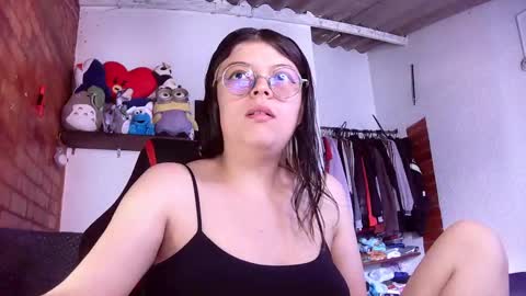 Snapshot of emily_katz chatting on 13, 2, 2025 Julieta online show from 13, 2, 2025