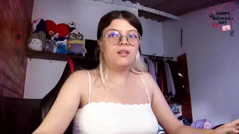 Snapshot of emily_katz chatting on 14, 2, 2025 Julieta online show from 14, 2, 2025