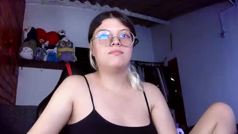 Snapshot of emily_katz chatting on 18, 2, 2025 Julieta online show from 18, 2, 2025