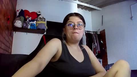 Snapshot of emily_katz chatting on 21, 2, 2025 Julieta online show from 21, 2, 2025