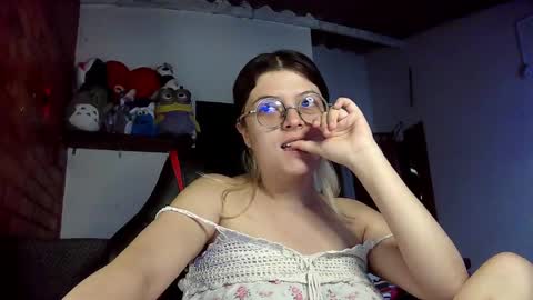 Snapshot of emily_katz chatting on 22, 2, 2025 Julieta online show from 22, 2, 2025
