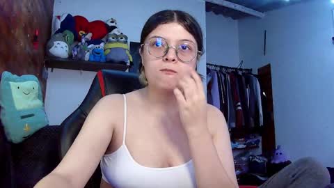 Snapshot of emily_katz chatting on 8, 3, 2025 Julieta online show from 8, 3, 2025