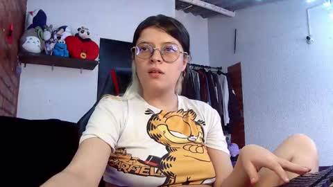 Snapshot of emily_katz chatting on 10, 3, 2025 Julieta online show from 10, 3, 2025