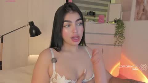EmilyKenner  Independent model  online show from 25, 5, 2026