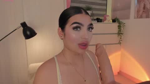 Snapshot of emily_kenner chatting on 15, 7, 2026 EmilyKenner Independent model online show from 15, 7, 2026