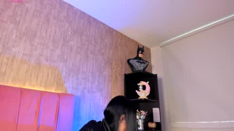 Snapshot of emily_klarence chatting on 16, 4, 2026 Emily online show from 16, 4, 2026
