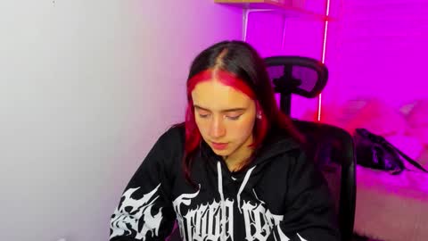 emily_lindey online show from 1, 12, 2025