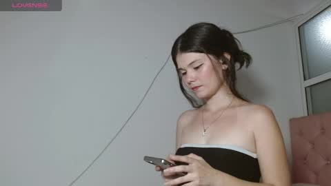 Snapshot of emily_littesweet chatting on 28, 3, 2026 Emily littesweets online show from 28, 3, 2026