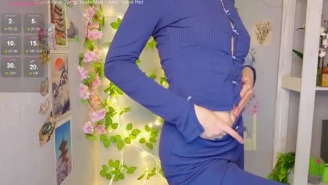 Snapshot of emily_lune chatting on 22, 4, 2026 Emily online show from 22, 4, 2026