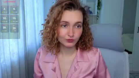Snapshot of emily_lune chatting on 19, 7, 2026 Emily online show from 19, 7, 2026