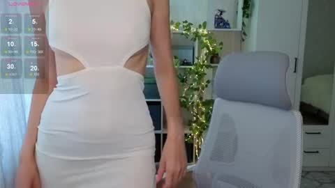 Snapshot of emily_lune chatting on 21, 7, 2026 Emily online show from 21, 7, 2026