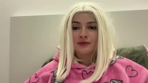 Snapshot of emily_morning_dew chatting on 21, 12, 2025 emily_morning_dew online show from 21, 12, 2025