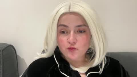 Snapshot of emily_morning_dew chatting on 5, 1, 2026 emily_morning_dew online show from 5, 1, 2026