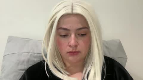 Snapshot of emily_morning_dew chatting on 6, 1, 2026 emily_morning_dew online show from 6, 1, 2026