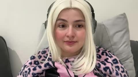 Snapshot of emily_morning_dew chatting on 7, 1, 2026 emily_morning_dew online show from 7, 1, 2026