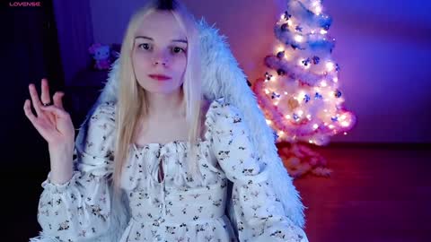 Snapshot of emily_nyaffe chatting on 22, 12, 2024 Lia online show from 22, 12, 2024