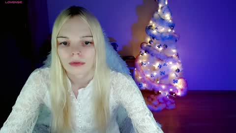 Snapshot of emily_nyaffe chatting on 26, 12, 2024 Lia online show from 26, 12, 2024