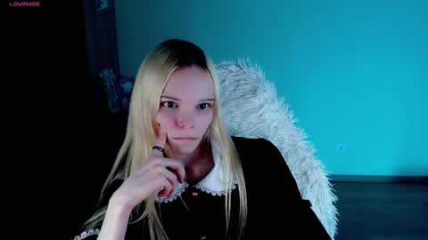 Snapshot of emily_nyaffe chatting on 12, 2, 2025 Lia online show from 12, 2, 2025