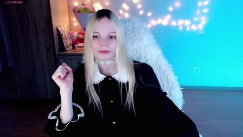 Snapshot of emily_nyaffe chatting on 21, 2, 2025 Lia online show from 21, 2, 2025