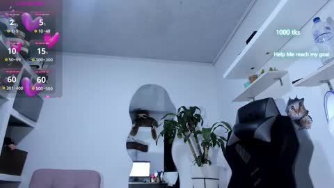 emily_palmeer online show from 6, 10, 2025