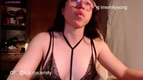 Snapshot of emily_pearl_ chatting on 26, 5, 2026 emily_pearl_ online show from 26, 5, 2026
