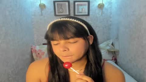 Snapshot of emily_rosue_ chatting on 8, 7, 2026 emily_rosue_ online show from 8, 7, 2026