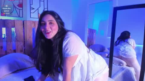 Snapshot of emily_sartre chatting on 25, 3, 2026 Emilly online show from 25, 3, 2026