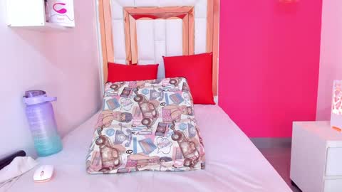 Snapshot of emily_sexy3 chatting on 28, 1, 2025 Emily online show from 28, 1, 2025