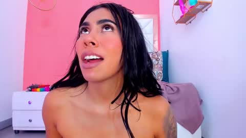 Snapshot of emily_sexy3 chatting on 9, 2, 2025 Emily online show from 9, 2, 2025