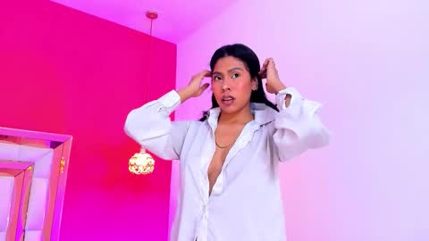 Snapshot of emily_sexy3 chatting on 17, 9, 2025 Emily online show from 17, 9, 2025