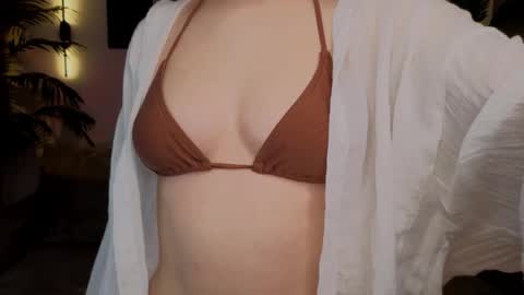 Snapshot of emily_shepard chatting on 17, 10, 2025 emily shepard online show from 17, 10, 2025