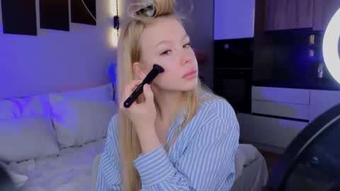 Snapshot of emily_shepard chatting on 7, 4, 2026 emily shepard online show from 7, 4, 2026