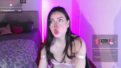 Snapshot of emily_swan_04 chatting on 16, 10, 2025 Emily Swan online show from 16, 10, 2025