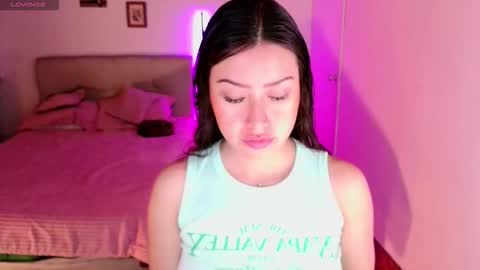 Snapshot of emily_swan_04 chatting on 4, 11, 2025 Emily Swan online show from 4, 11, 2025