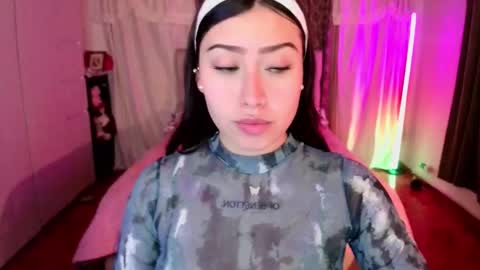 Snapshot of emily_swan_04 chatting on 17, 1, 2026 Emily Swan online show from 17, 1, 2026