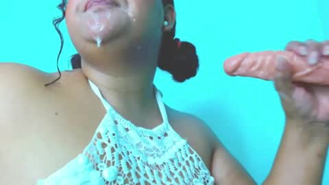 Snapshot of emily_sweet_23 chatting on 5, 4, 2026 Liss online show from 5, 4, 2026