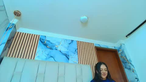 Emily Trujillo online show from 17, 12, 2025