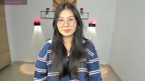 Snapshot of emily_villamil_ chatting on 19, 3, 2026 Emi online show from 19, 3, 2026