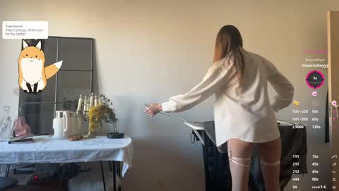 Snapshot of emily_w0w_ chatting on 1, 4, 2026 Lia online show from 1, 4, 2026