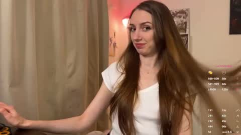 Snapshot of emily_w0w_ chatting on 26, 4, 2026 Lia online show from 26, 4, 2026