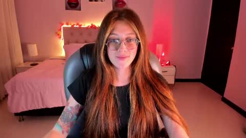 Snapshot of emily_warren__ chatting on 6, 4, 2026 emily_warren__ online show from 6, 4, 2026