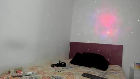 Snapshot of emily_white11 chatting on 18, 12, 2025 Emily online show from 18, 12, 2025