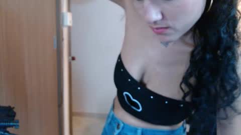 Snapshot of emily_zc1 chatting on 7, 10, 2025 EMILY online show from 7, 10, 2025