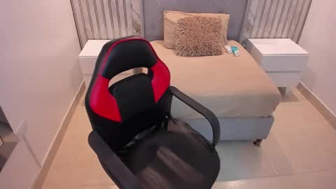 Snapshot of emilyangel1 chatting on 26, 3, 2026 E M Y L Y online show from 26, 3, 2026