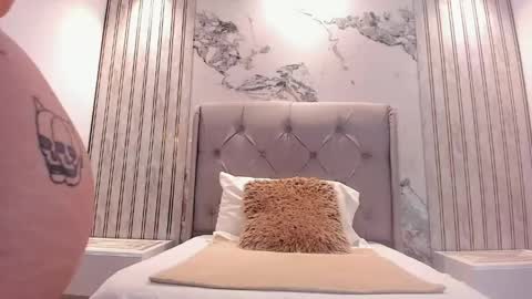 Snapshot of emilyangel1 chatting on 14, 4, 2026 E M Y L Y online show from 14, 4, 2026