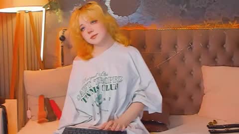 Snapshot of emilyangels chatting on 27, 4, 2026 Baby Emelli online show from 27, 4, 2026
