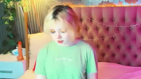 Snapshot of emilyangels chatting on 27, 5, 2026 Baby Emelli online show from 27, 5, 2026