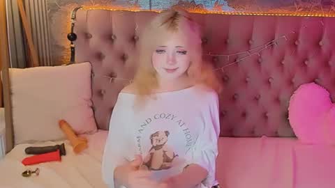 Snapshot of emilyangels chatting on 11, 6, 2026 Baby Emelli online show from 11, 6, 2026